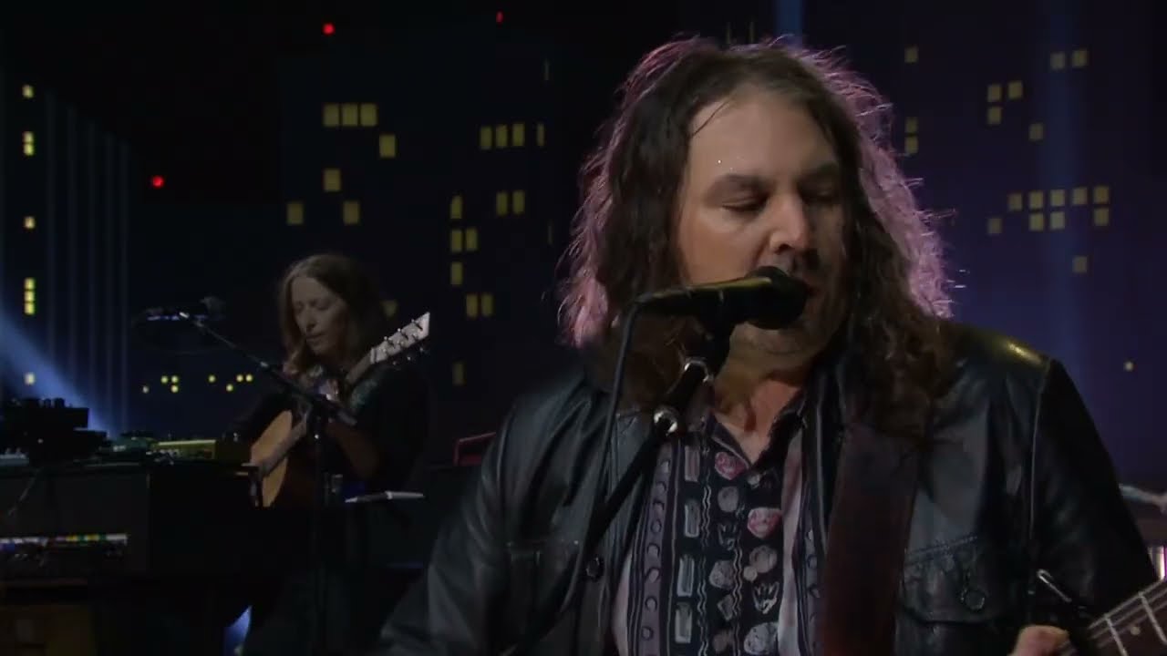 The War on Drugs - Thinking of a Place - Live