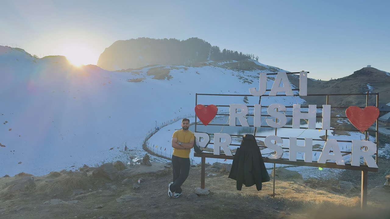 On the way to Prashar lake 