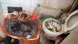 DEEP CLEANING A FILTHY HOUSE FOR FREE!  30 Years of Dirt ~ Amazing Home Transformation❤
