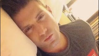 فيديو حفيد عمر الشريف علي السرير 🤬🤬 منع من دخول مصر ووالدته يهودية😱 وأثار ضجة كبيرة في العالم 😱🤬