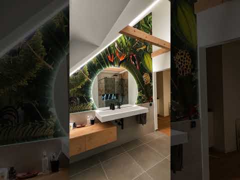 Modernes Badezimmer im Dachgeschoss | Schwarze Holzschiebetüren