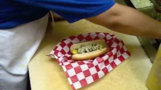 Video thumbnail of "Hot Dog"