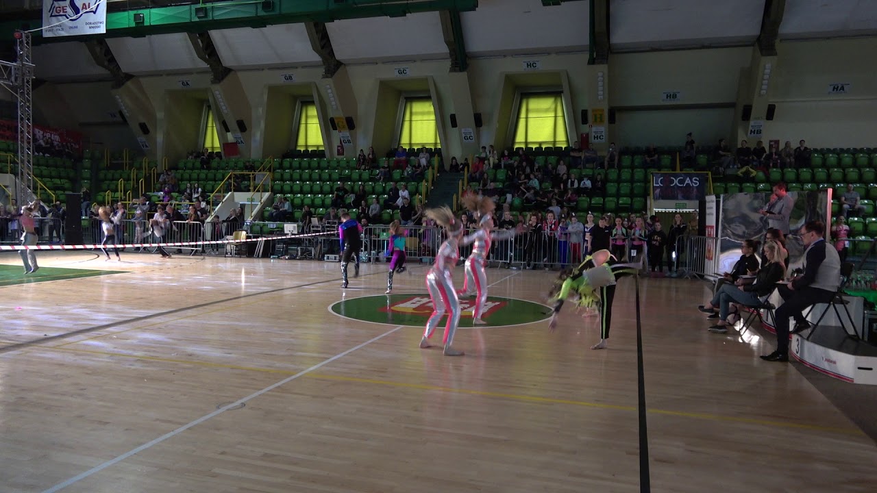 INOWROCŁAW 22.04.2018 DD Duety 12-13 Amelia i Patrycja 1M, Zosia Ciesielska i Zuzia Skobejko 6M taniec sennik