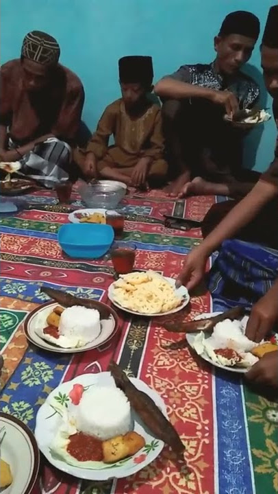 Tradisi Makan Gratis Sepuasnya. seminggu sekali #shorts #storywa