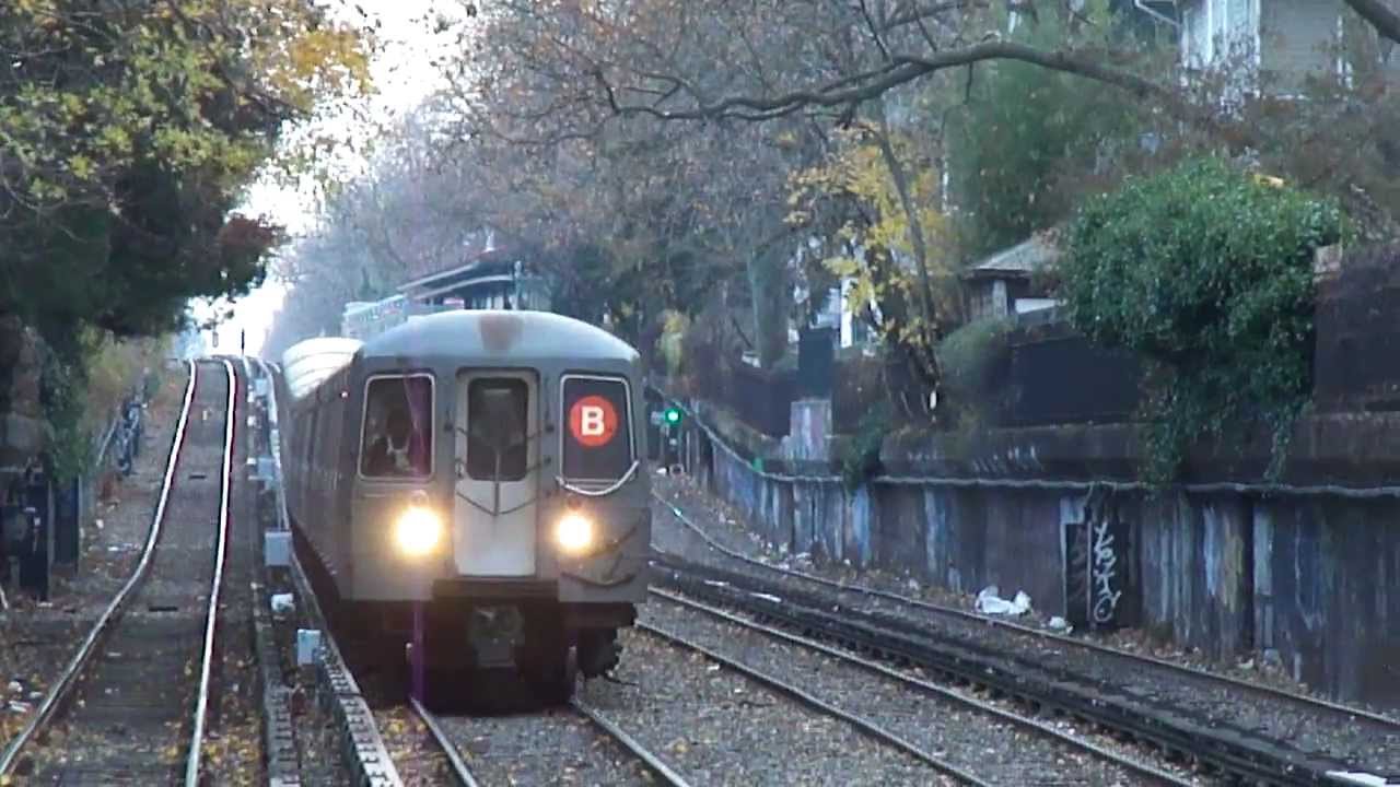 R68A B train and R160 Siemens Q Train at Newkirk Plaza.3 YouTube