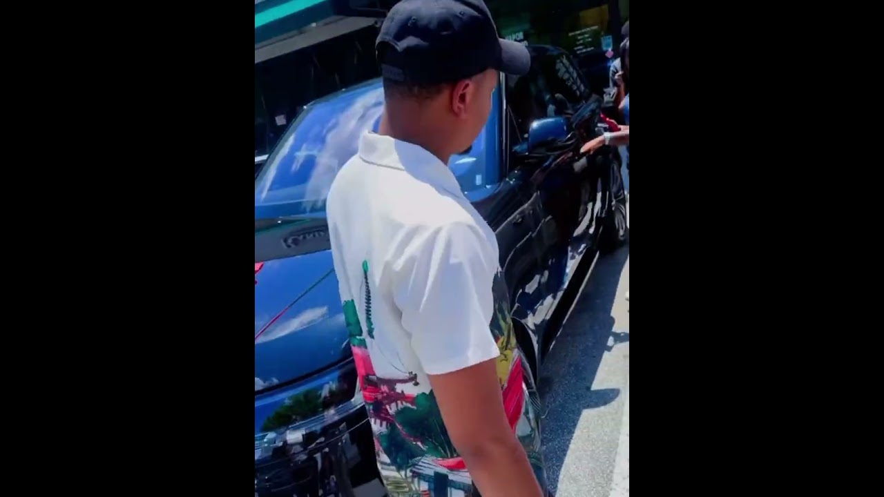 Migos manager bought gloss up a Range Rover for a birthday gift gorilla best friend