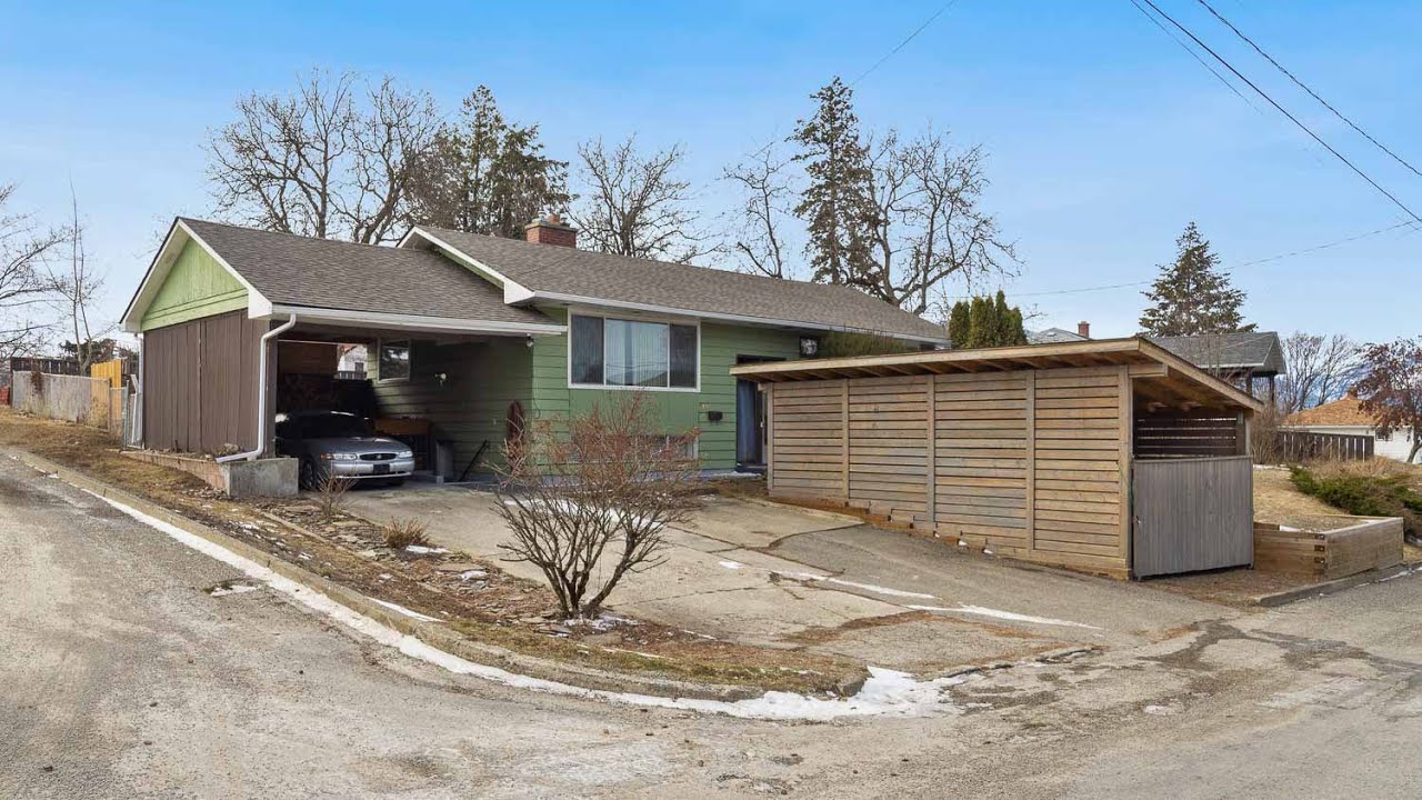 SOLD! CRESTON FAMILY HOME 719 Regina Street, Creston BC