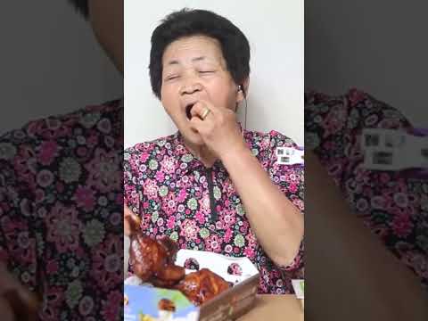 자메이카 <strong>통다리</strong> <strong>먹방</strong> #shorts #short #01seetv #치킨 #asmr #mukbang