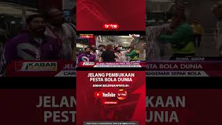 Carles Puyol Diserbu Para Penggemar Sepak Bola #shorts #tvone