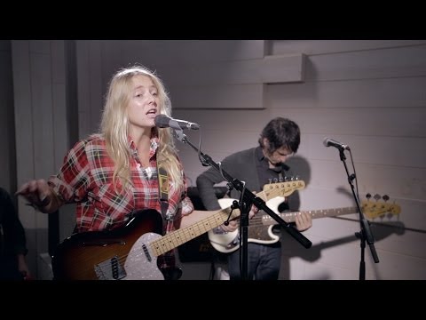 Lissie - Further Away (acoustic live at Radio Nova)