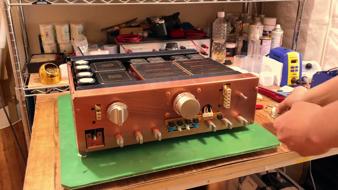 修理解説動画（sansui C-2302）本体分解 - YouTube