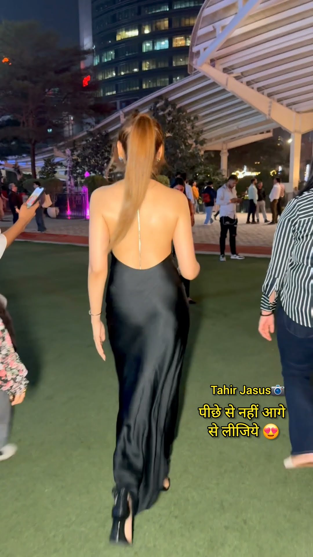आगे से ?. #mahirasharma #shorts #tahirjasus #bollywood