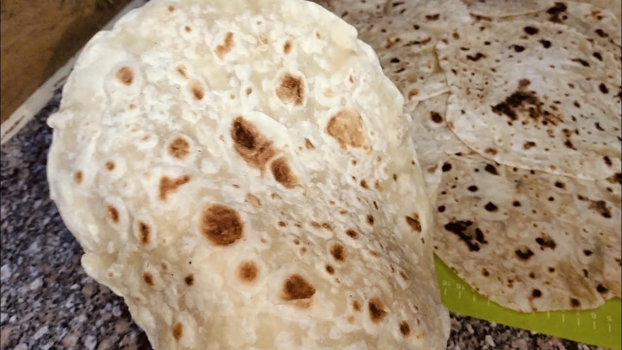 يا نهار ابيض على حلاوة الرقاق الطري الفلاحي اللي على الطاسة  لو جربتيه مرة مش هتبطلي تعمليه في البيت