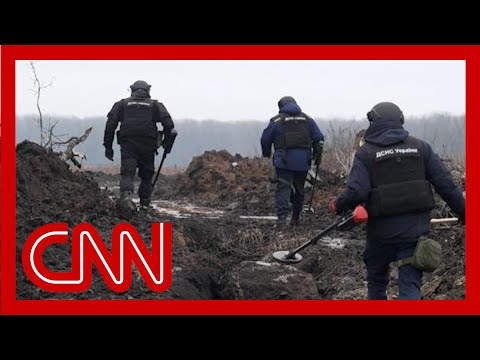 See how Ukrainian team works to defuse mines left by Russians