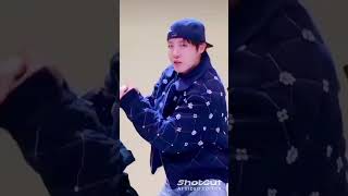 He like his girls pretty so fine ✨.... #bts #jhope #monalisa #edit #bangpink