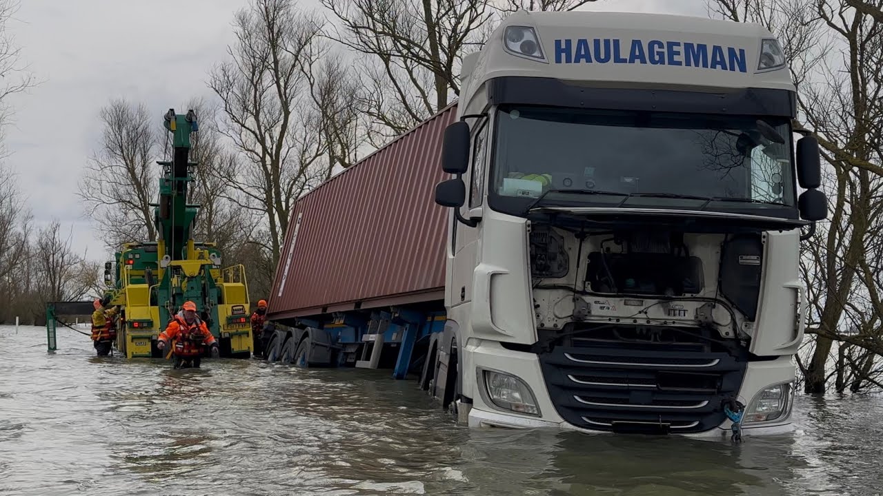 HGV Fail & Recovery!! || More Fails After UK Flooding || Vehicles vs Floods compilation || #212 