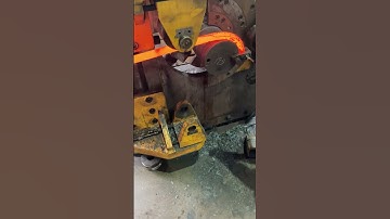 Make in China the process of manufacturing big size springs  #machine #springs #springmanufacturing