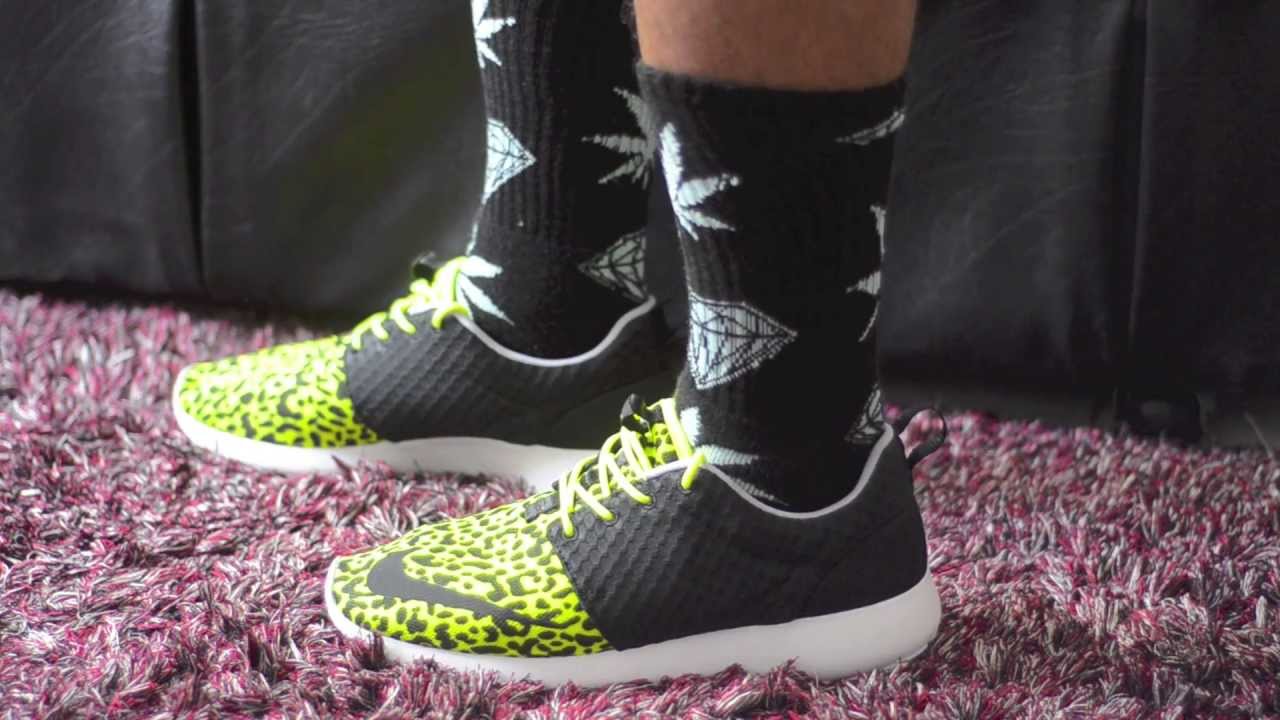 Roshe Run Volt Leopard + On Feet - YouTube