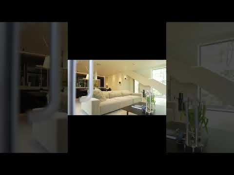 (<strong>Dramatic</strong> interior) Lovely house