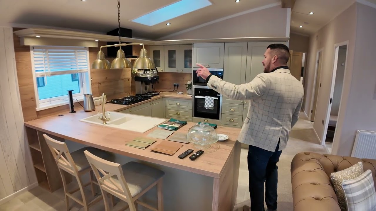 Stunning 3 Bedroom Swift Toronto (Country) Twin Lodge 43 x 20