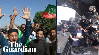 Imran Khan supporters protest in Pakistan after former PM arrested Resimi