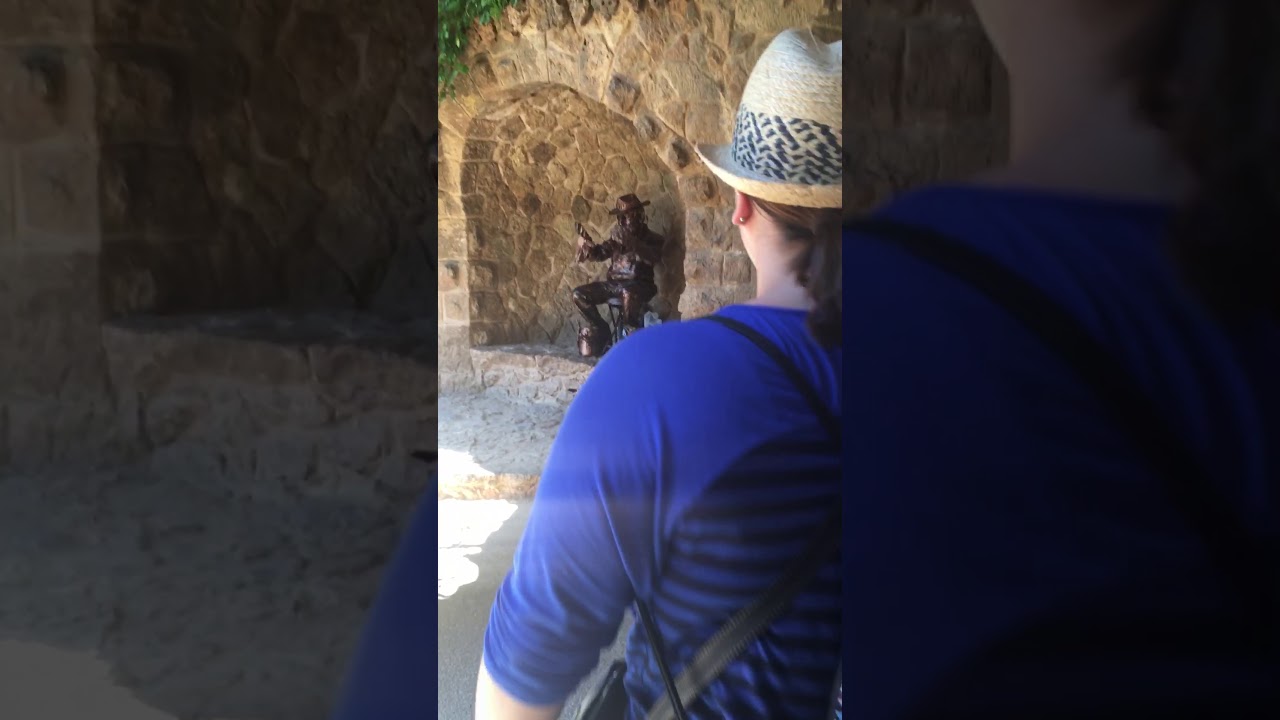 Moving statues YouTube