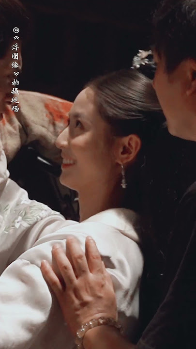 Dylan Wang stares at Yukee Chen affectionately #UnchainedLove #DylanWang #YukeeChen #iQIYI