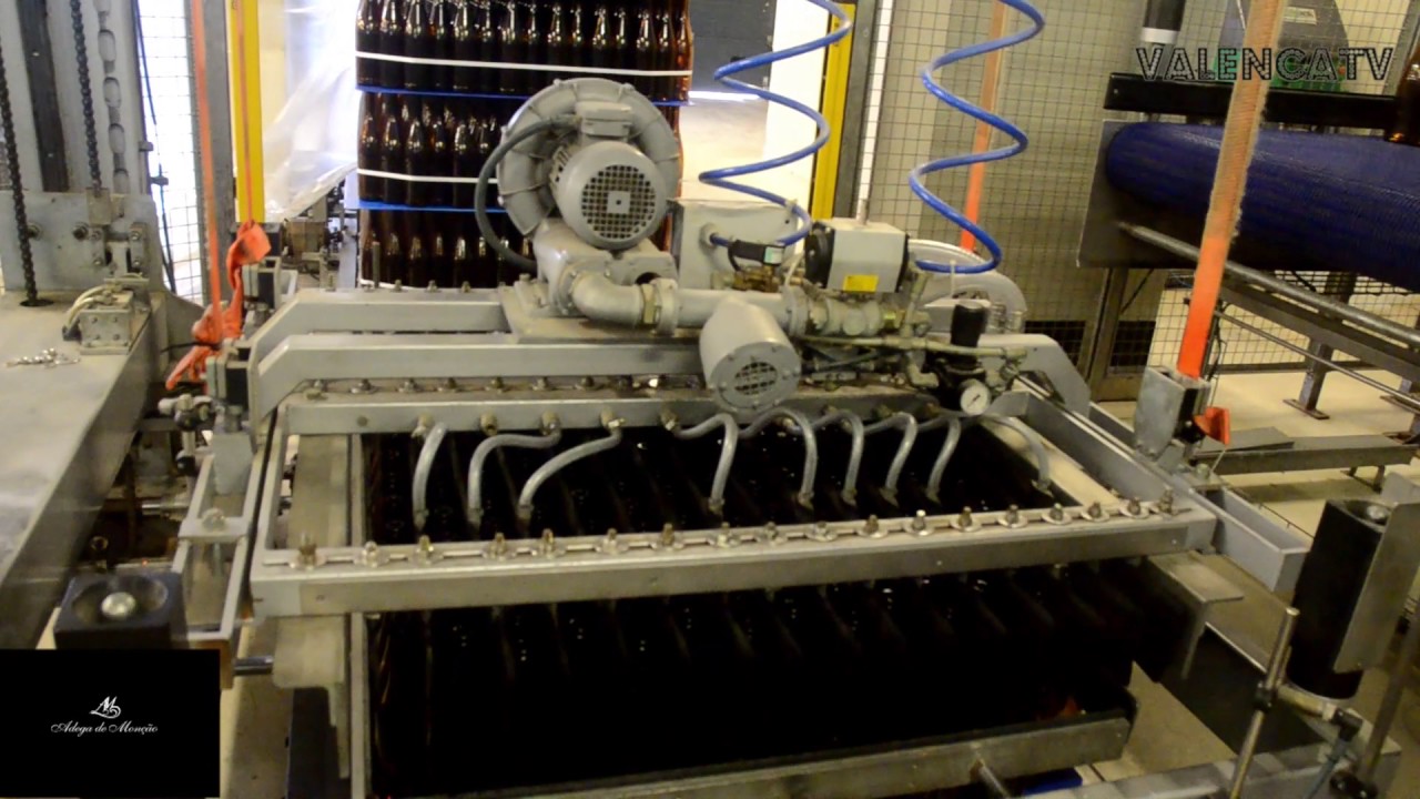 Adega de Monção o engarrafar do vinho Muralhas de Monção 2017