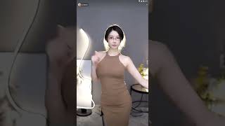 迷人的黎闪电20221012083641
