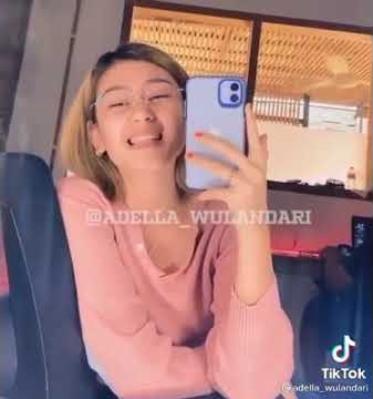 Adella Wulandari 'SELINGKUH'