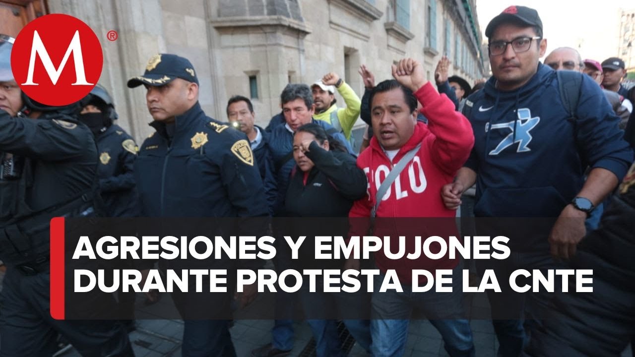 Así fue la protesta de maestros de la CNTE en Palacio Nacional - YouTube