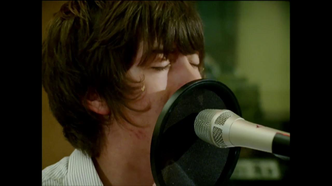 Arctic Monkeys - Teddy Picker (Official Video) - YouTube