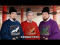 《帝王的掌心娃娃》女主意外穿到古代，变成一个小小的布娃娃，怎料开局就被暴君识破身份，于是她自称是渡劫失败的仙子，然后以国师的身份留在暴君身边，帮他改变原书悲惨的结局，助他#西西漫解