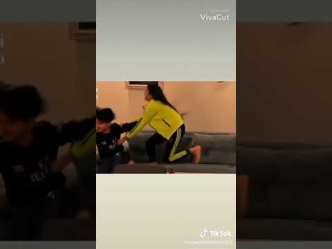 محد بس اني من تعارك وي اخوي صغيرةن 