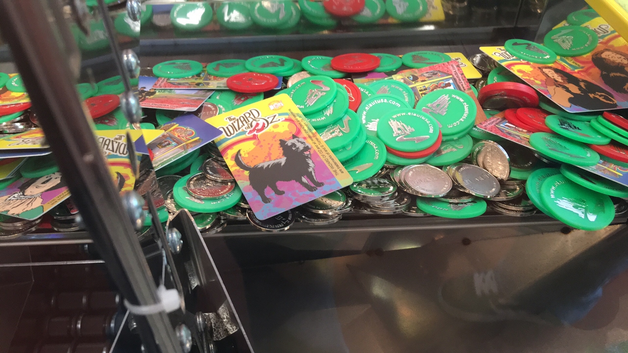 🔴 TOTO WIN! | Wizard of Oz and Ticket Circus Coin Pusher Live Stream at Six Flags Fiesta Texas