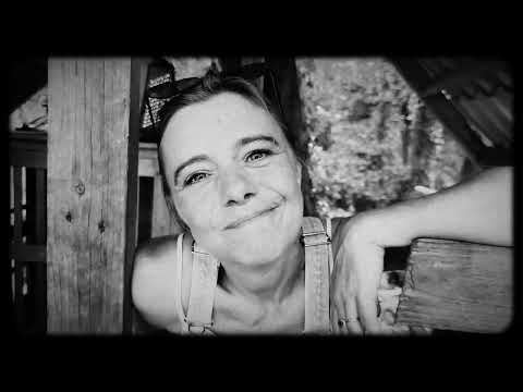 LA PLUME L'école de la vie CLIP OFFICIEL