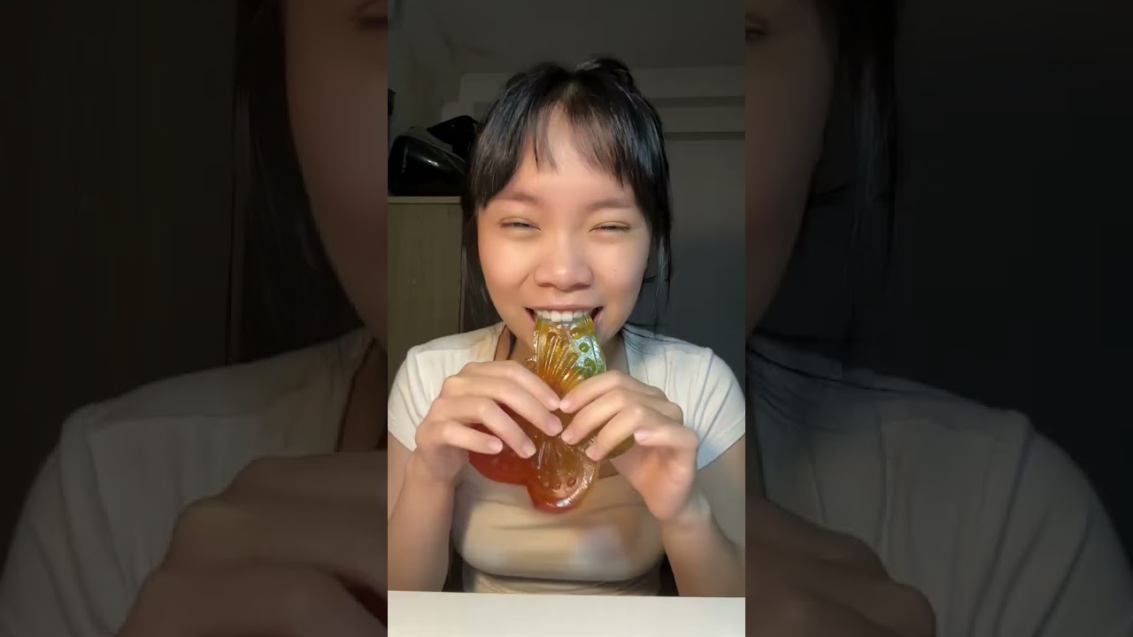 Kẹo dẻo chem chép ? #hienhoinacs
