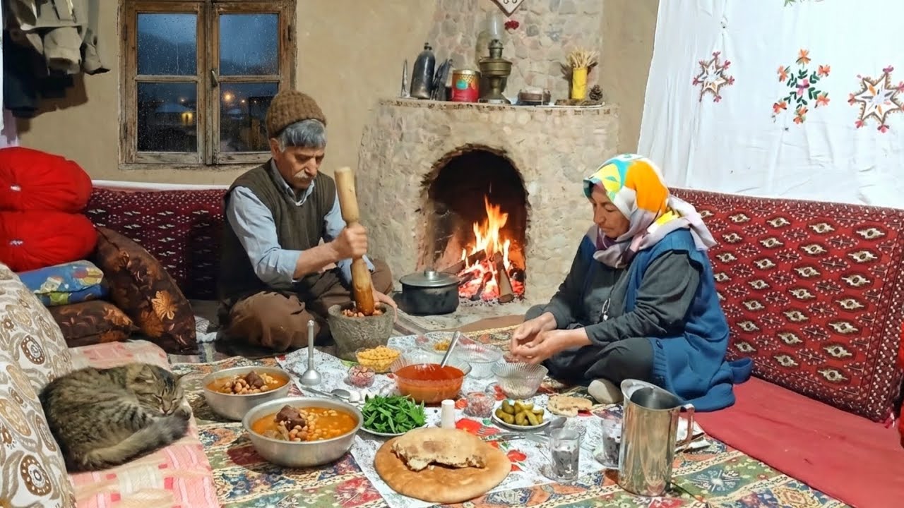 Спокойная дождливая ночь в деревне 🌧 | Уютный вечер с сельской парой