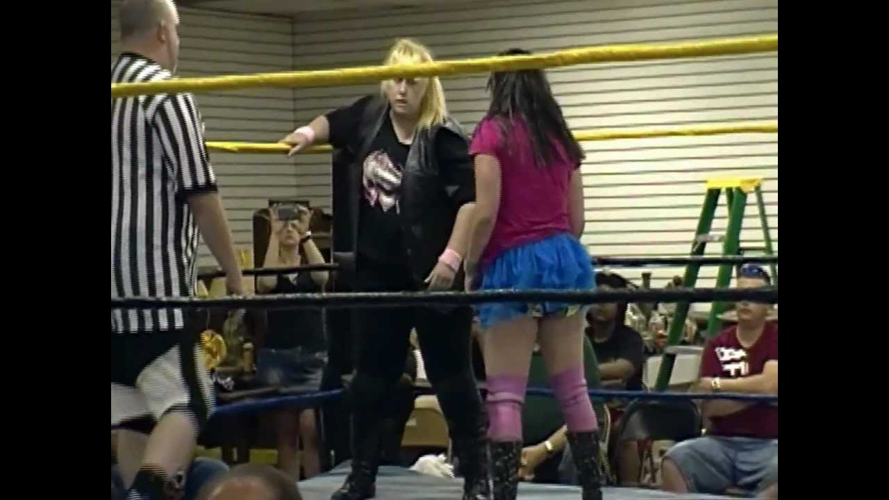 Gabby Gilbert vs. Amy Lee