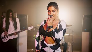I Was Born To Love You - VideoClipe