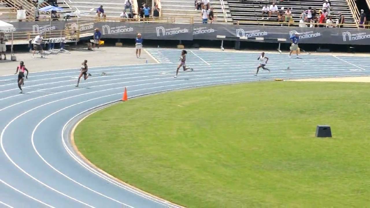 Ayanna Fields wins open 400m heat at New Balance