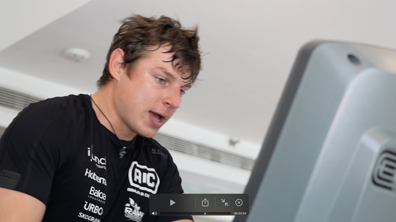 video Kas nelegalu įsivežti? Privatus parkas ir 2000 metų Stupa