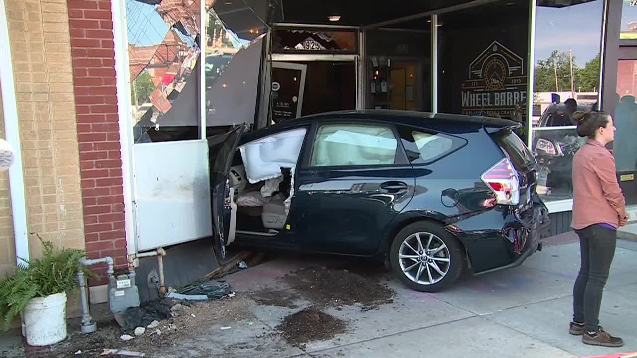 Car crashes into restaurant in NOTO - YouTube