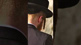 Зачем религиозные евреи носят пейсы? \ Why do religious Jews need peyas? #shots