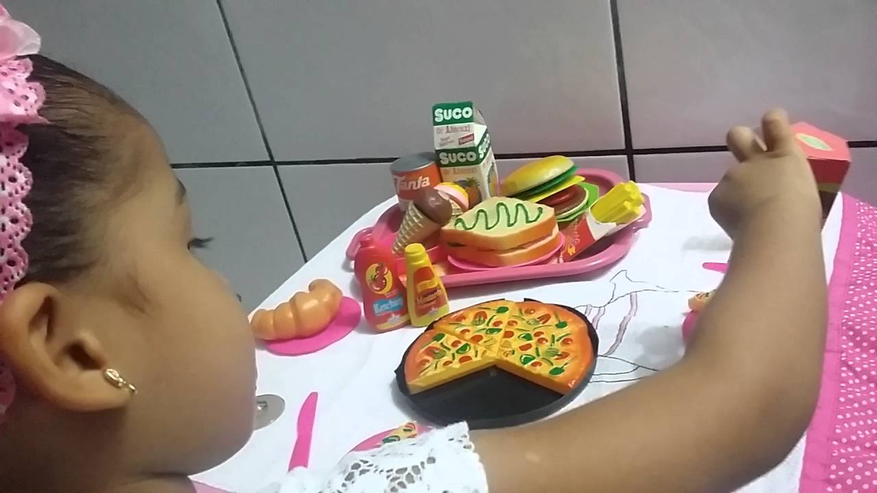 Hora do lanche com a minha baby alive comer e brincar.
