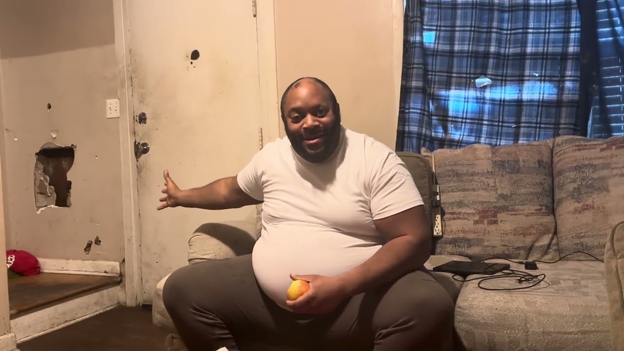 Уличное интервью, VC: «Я начинаю испытывать паранойю, когда остаюсь дома один».