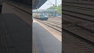 समर स्पेशल ट्रेन #railvlogger #passengertrain #railway #railwaycontent #publictransport #railtrack