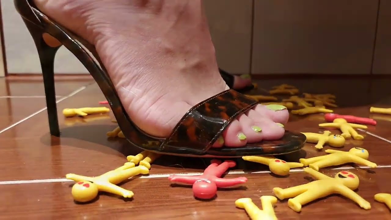 Unaware Giantess Getting Ready in Glossy Sandals Preview - YouTube