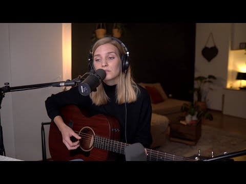 Kenya Grace - Strangers (acoustic cover)