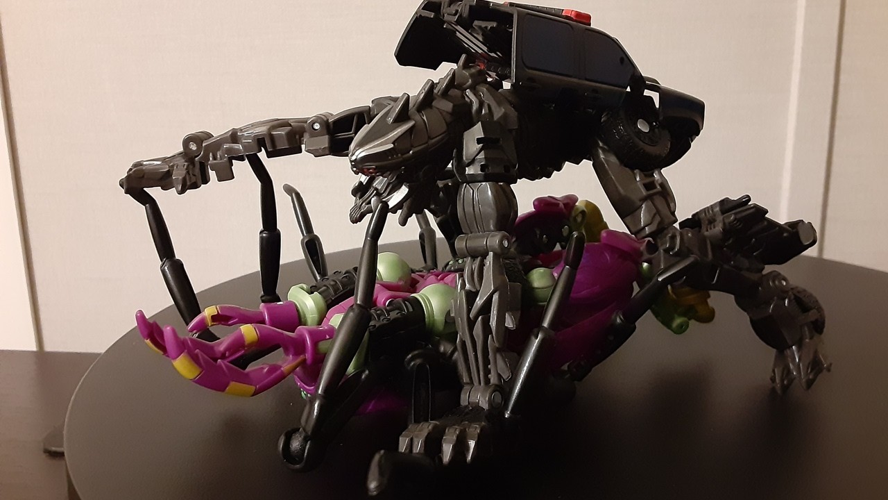 Hatchet Review | Worth Getting in 2026? | Transformers Deluxe Class ...